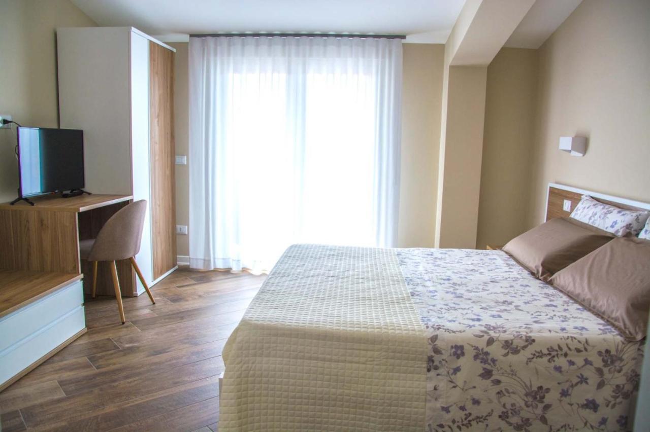 B&B Martina Mirabella Eclano Exteriör bild